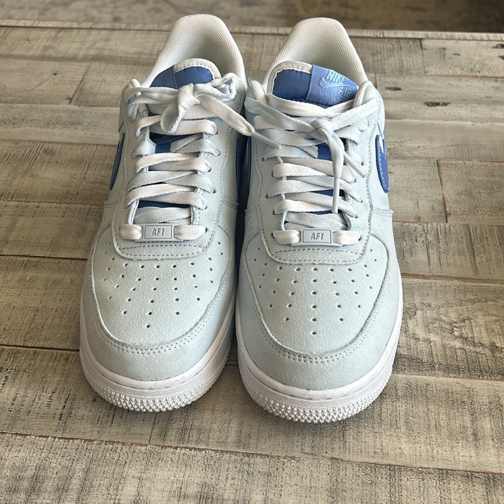 Nike Air Force 1 Premium Women’s Shoes.
Light blue with darker blue Nike swoosh - Picture 3 of 7